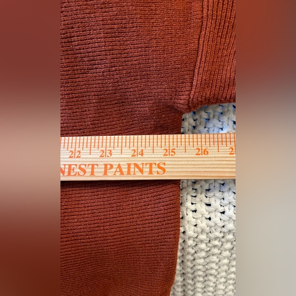 NWT Caracilia Women’s Oversized Cowl/Mock Neck Sweater, Burnt Orange; Size L - Picture 6 of 7